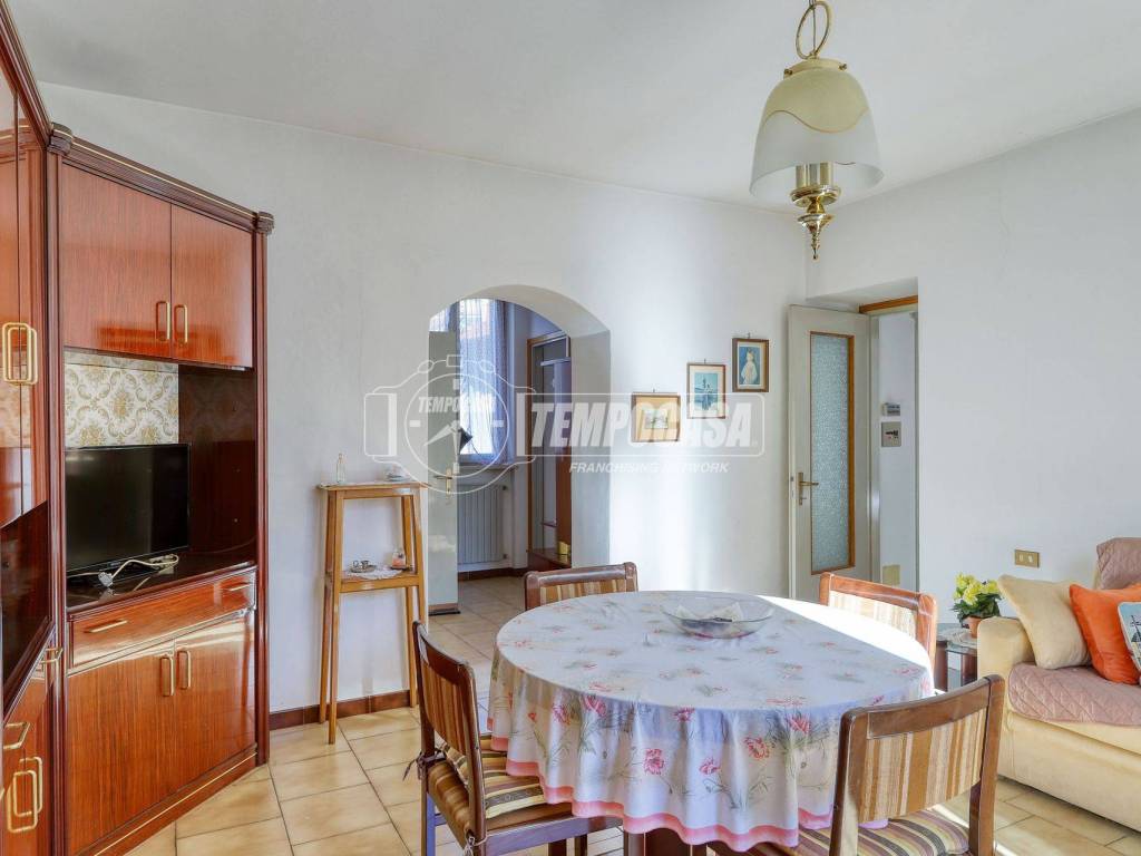 Appartamento a Viggiù in Via Roma - Foto 2