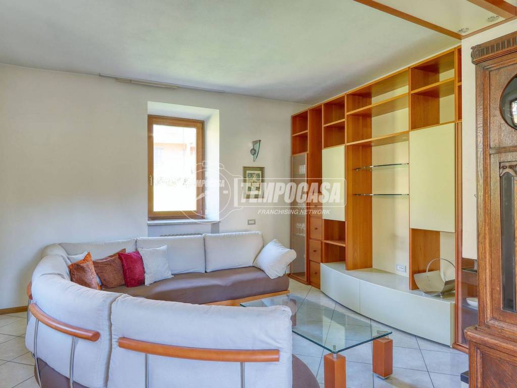 Appartamento a Viggiù in Via Roma - Foto 4