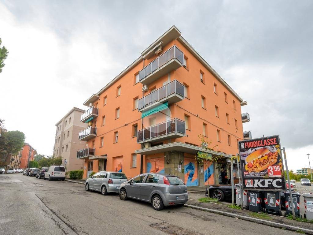 Appartamento a Casalecchio di reno in Via Massarenti Giuseppe, 4 - Foto 2