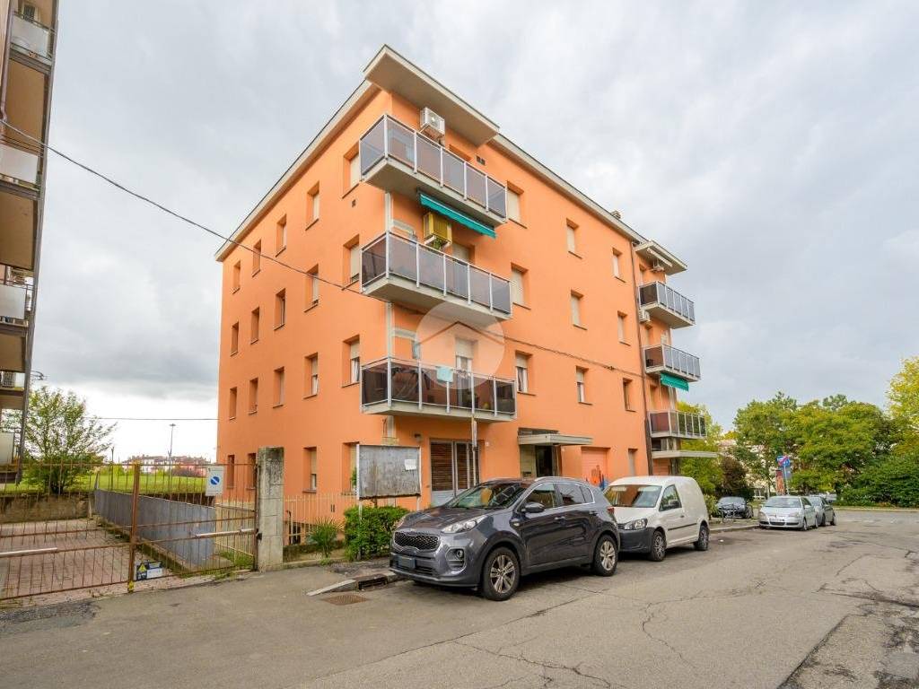 Appartamento a Casalecchio di reno in Via Massarenti Giuseppe, 4 - Foto 3