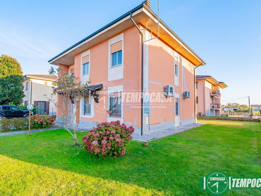 Villa a Bascapè in Via U. Fattorini 9 - Foto 2