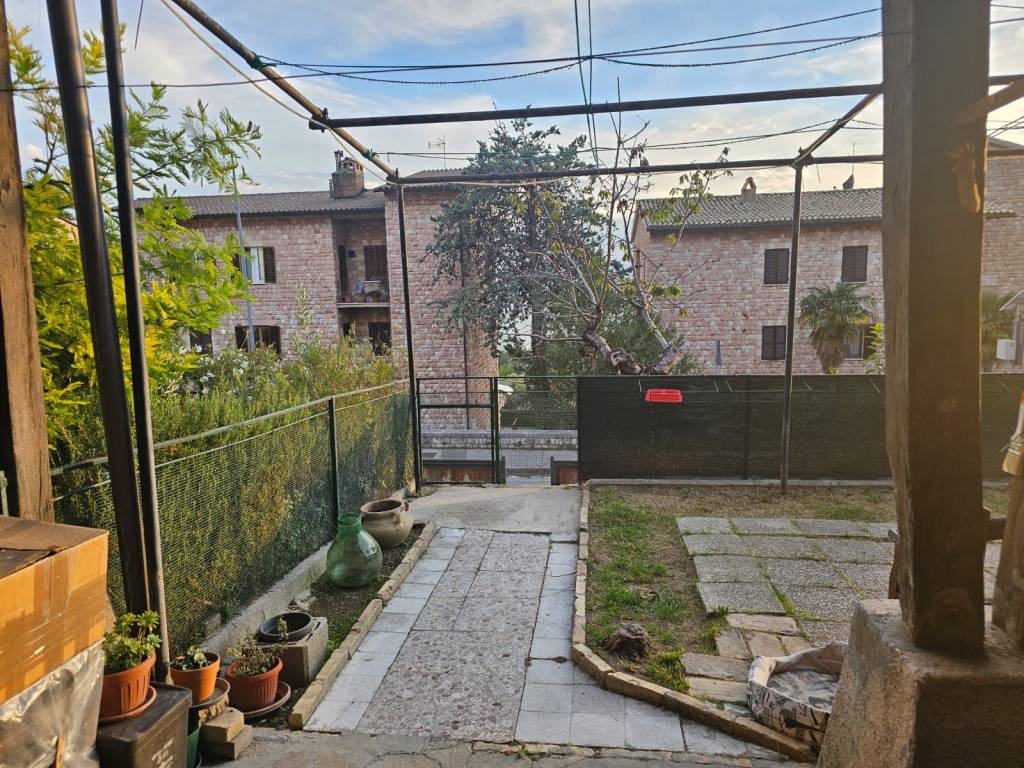 Villetta a schiera a Assisi in Via della Madonna dell'Olivo, 47 - Foto 5