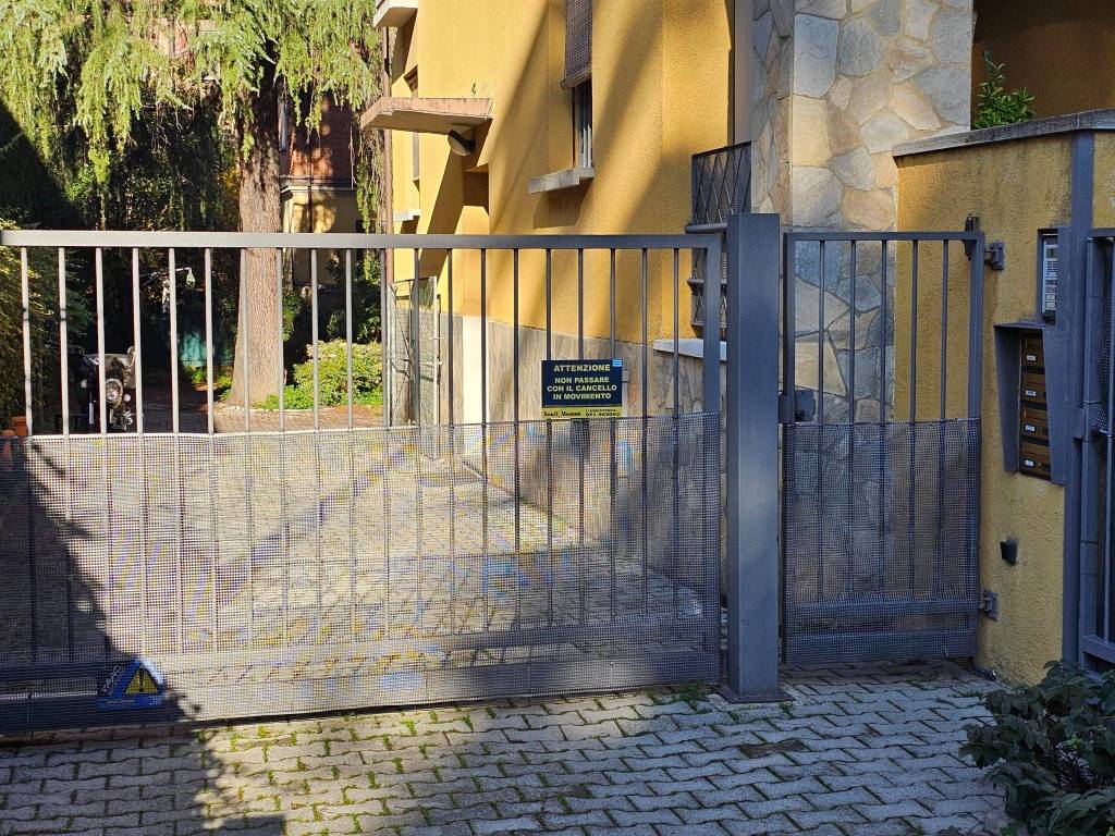 Box / garage a Bologna in Via Emilia Levante - Foto 2