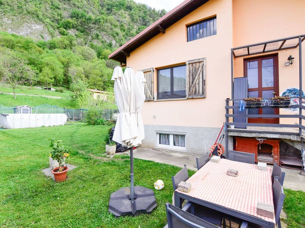 Villa a Asso in Via Alcide De Gasperi, 12 - Foto 3