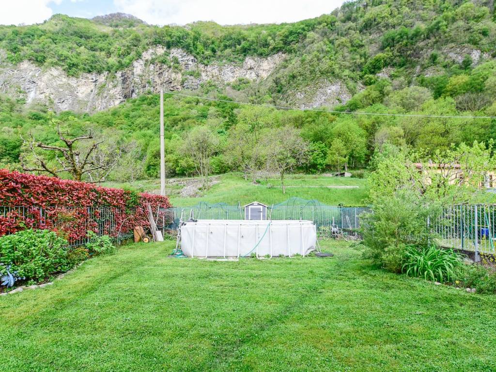 Villa a Asso in Via Alcide De Gasperi, 12 - Foto 4