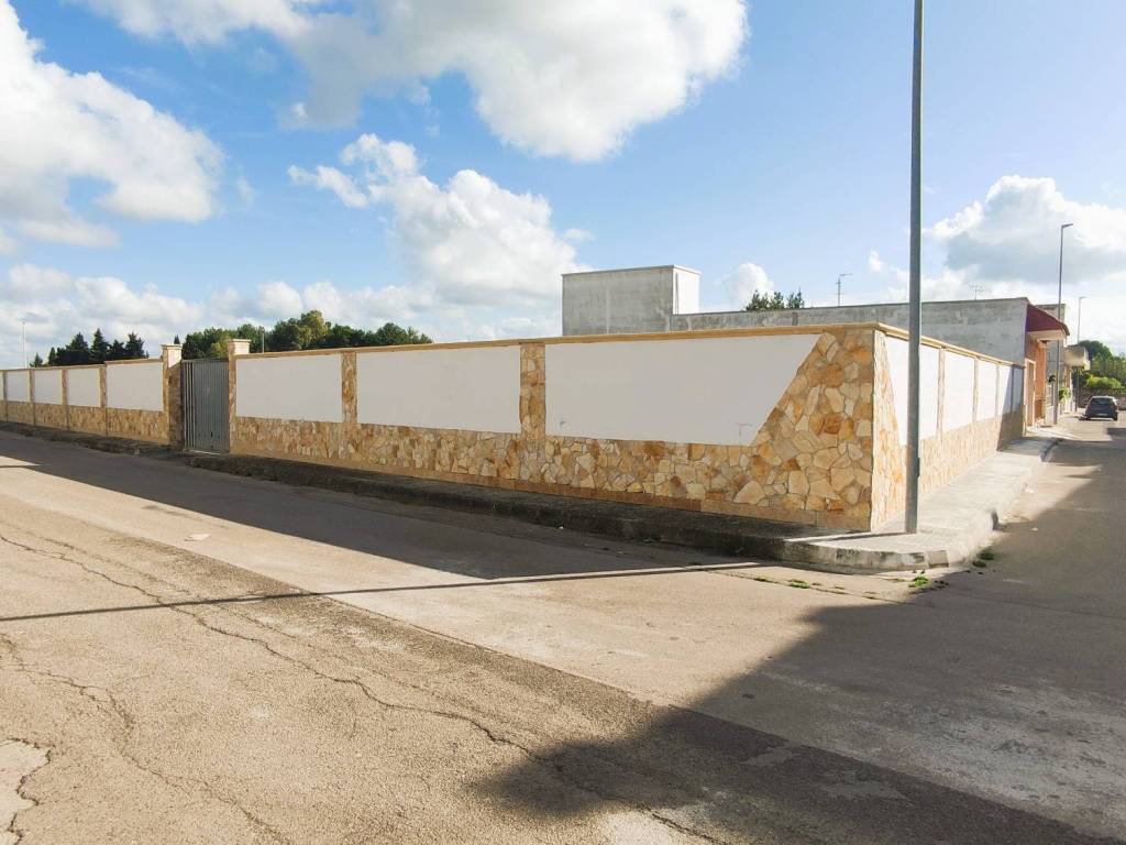 Terreno a Salice salentino in Via Raffaele degli Atti, 13 - Foto 3