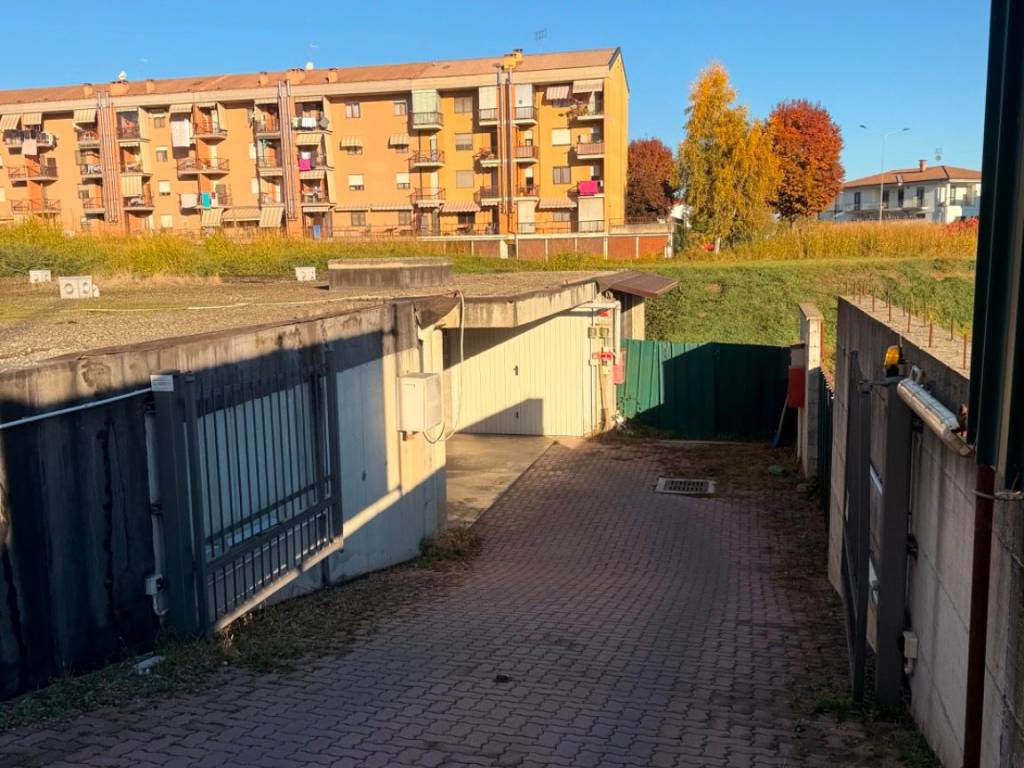 Box / garage a Saluzzo in Via Antica Torino, 43 - Foto 2