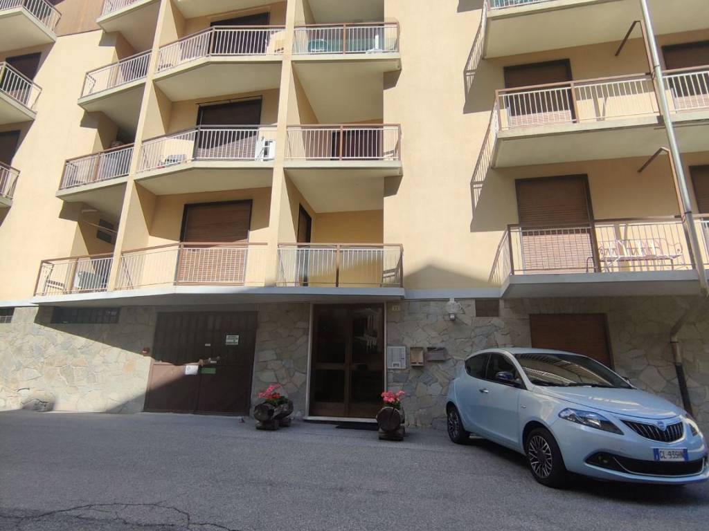 Appartamento a Bardonecchia in Via Giuseppe Francesco Medail, 21 - Foto 2
