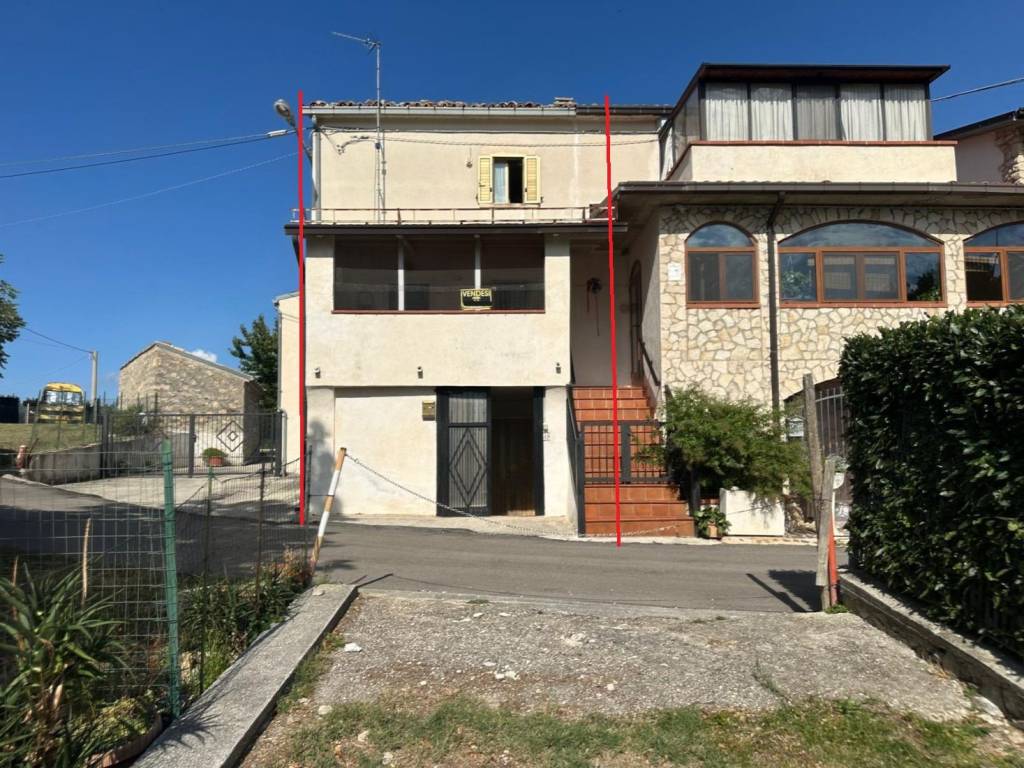 Casa indipendente a Caramanico terme in Contrada Sant'Elia, 49 - Foto 2