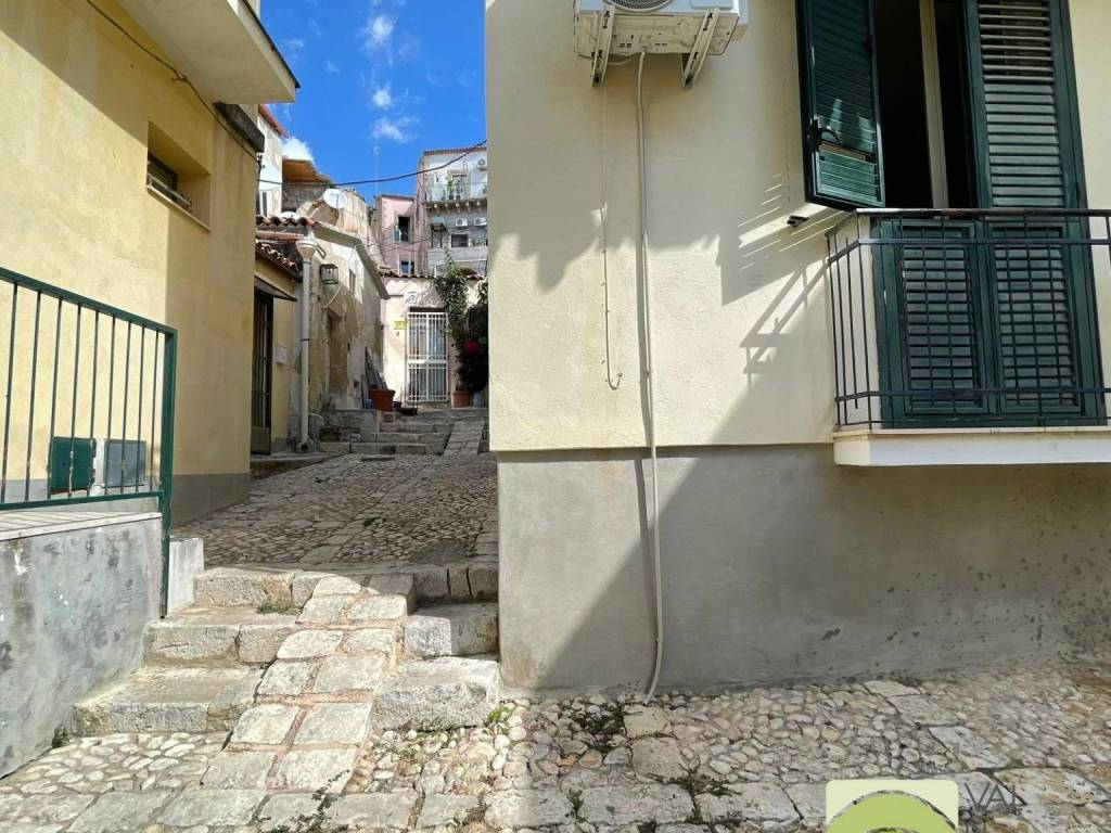 Casa indipendente a Noto in Via Camillo Benso di Cavour - Foto 2