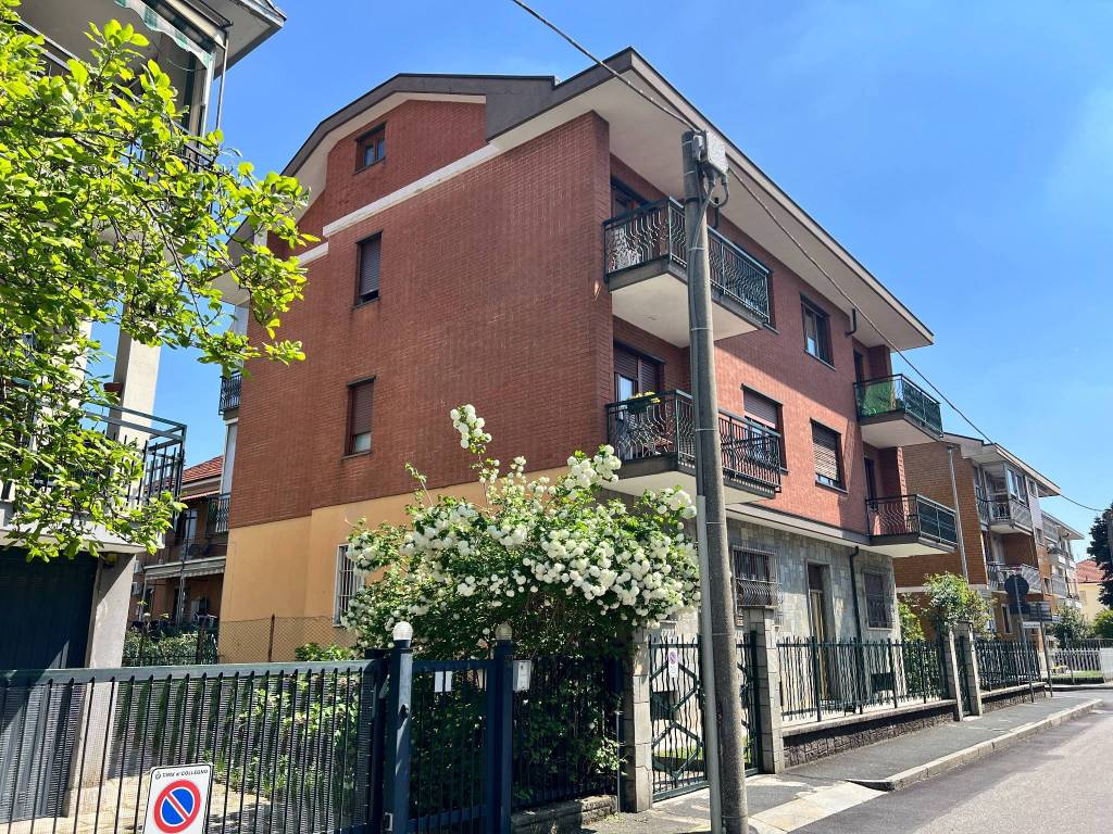 Appartamento a Collegno in Via Mompantero, 48 - Foto 2