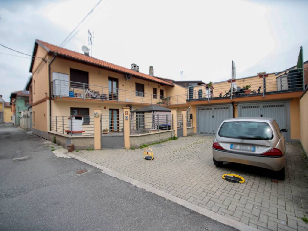 Appartamento a Montanaro in Via Michele Farcito, 5 - Foto 2
