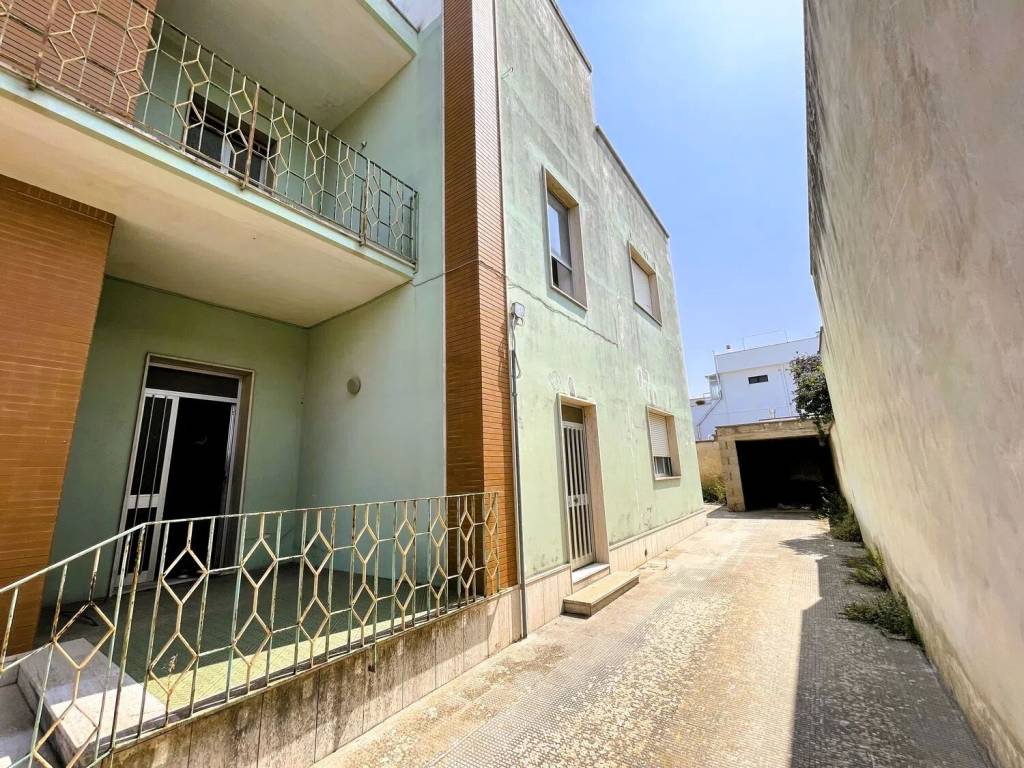 Villa a Castrignano de' greci in Via Giacomo Puccini, 61 - Foto 4
