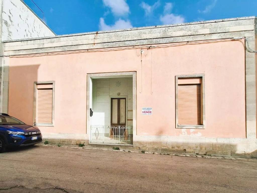 Appartamento a Carpignano salentino in Via Martiri D'Ungheria, 52 - Foto 3
