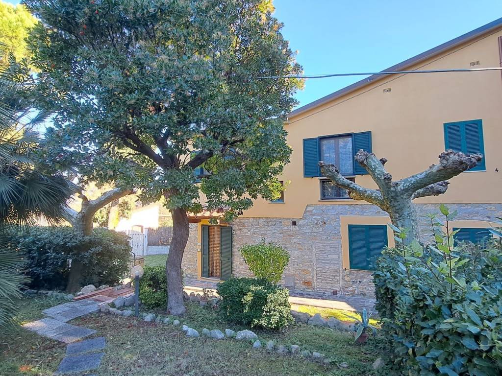 Casa indipendente a Rosignano marittimo in Strada Provinciale Traversa Livornese - Foto 3