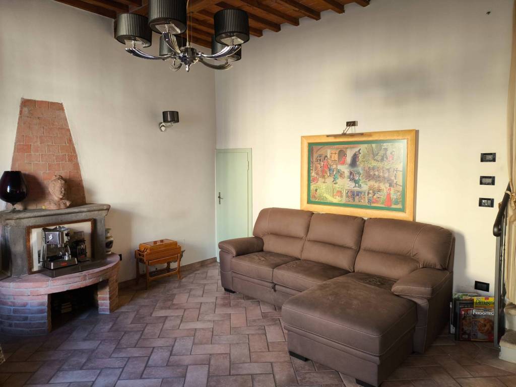 Casa indipendente a Monsummano terme in Piazza Giuseppe Giusti, 55 - Foto 2