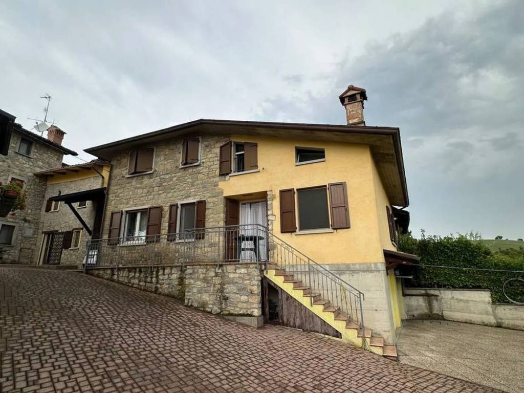 Villa a Serramazzoni in Piazza Della Repubblica, 22 - Foto 2
