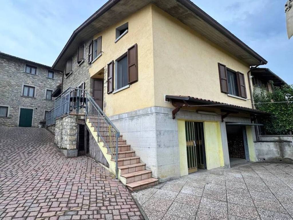 Villa a Serramazzoni in Piazza Della Repubblica, 22 - Foto 3