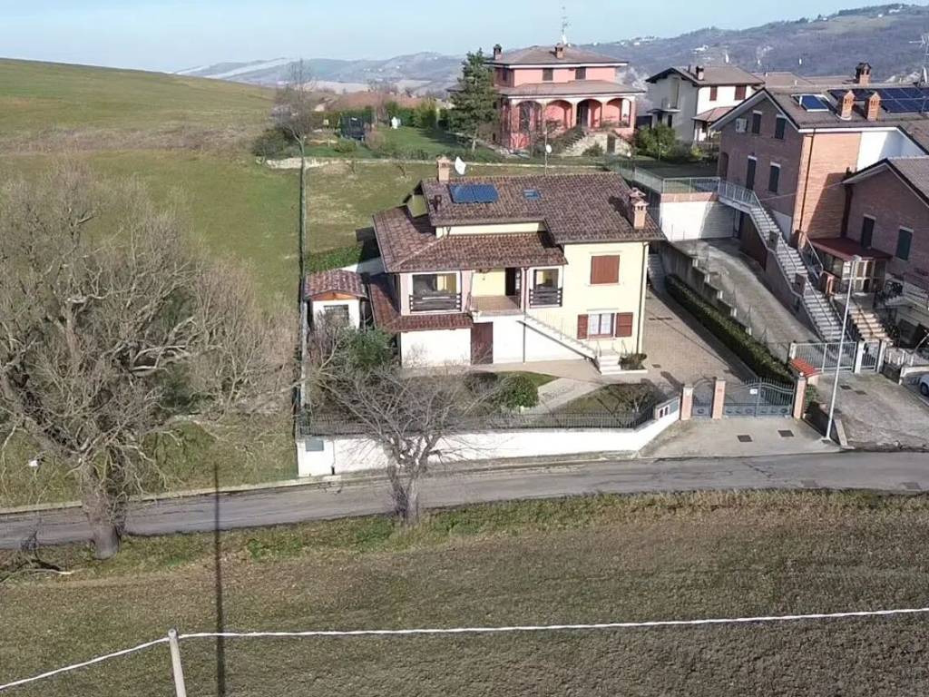 Villa a Serramazzoni in Pazzano No Number - Foto 2