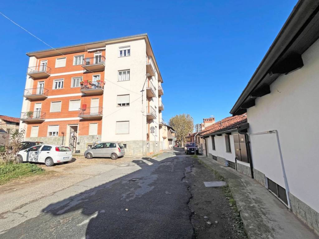 Appartamento a Pinerolo in VIA RUBEO, 3 - Foto 2