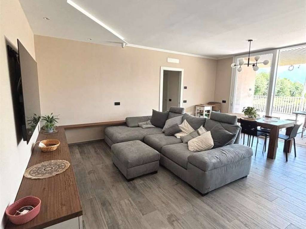 Appartamento a Verbania in Corso cairoli, 70 - Foto 2