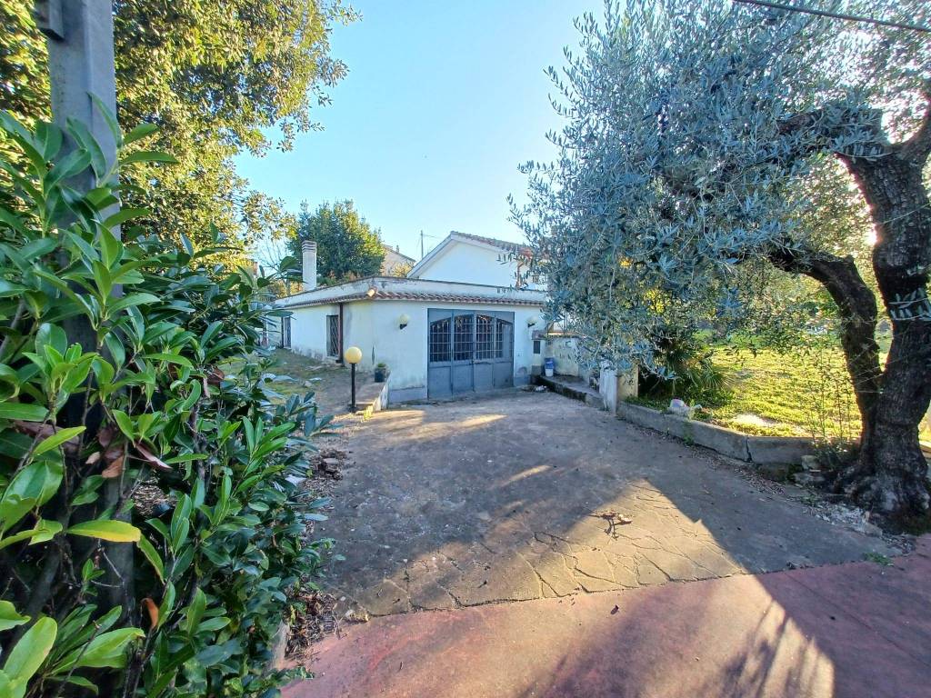 Villa a Calcata in Via per Magliano - Foto 4