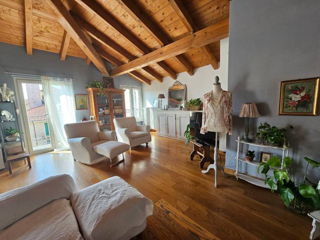 Villa a Galliate in Via Giacomo Matteotti, 66 - Foto 2