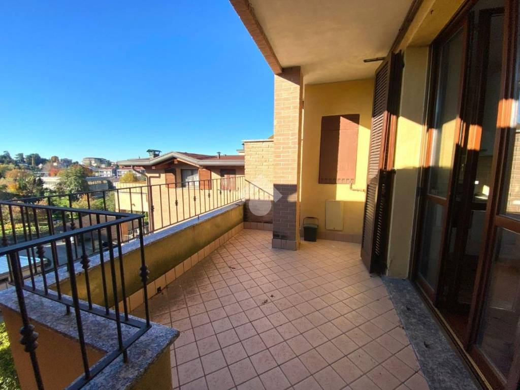 Appartamento a Cantù in Via per Alzate, 41 - Foto 3