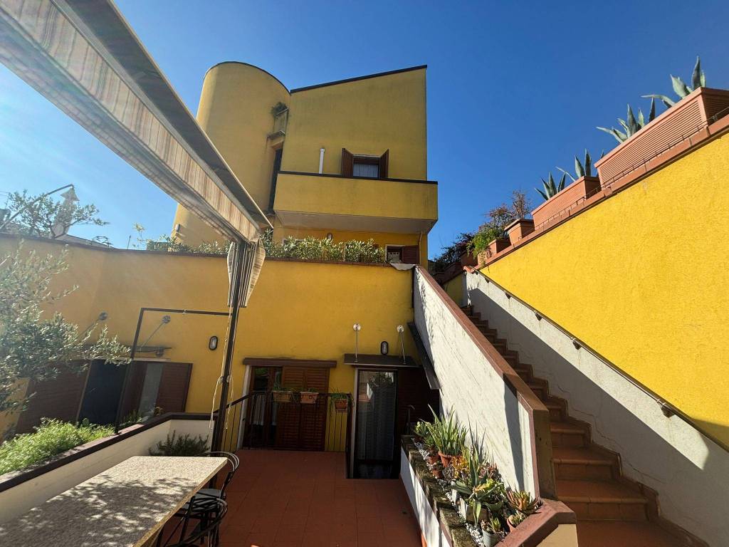 Palazzo / stabile a Verona in Via Tombetta, 92 - Foto 4
