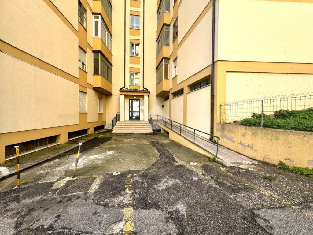 Appartamento a Nuoro in Piazzale Federico Garcia Lorca, 2 - Foto 4