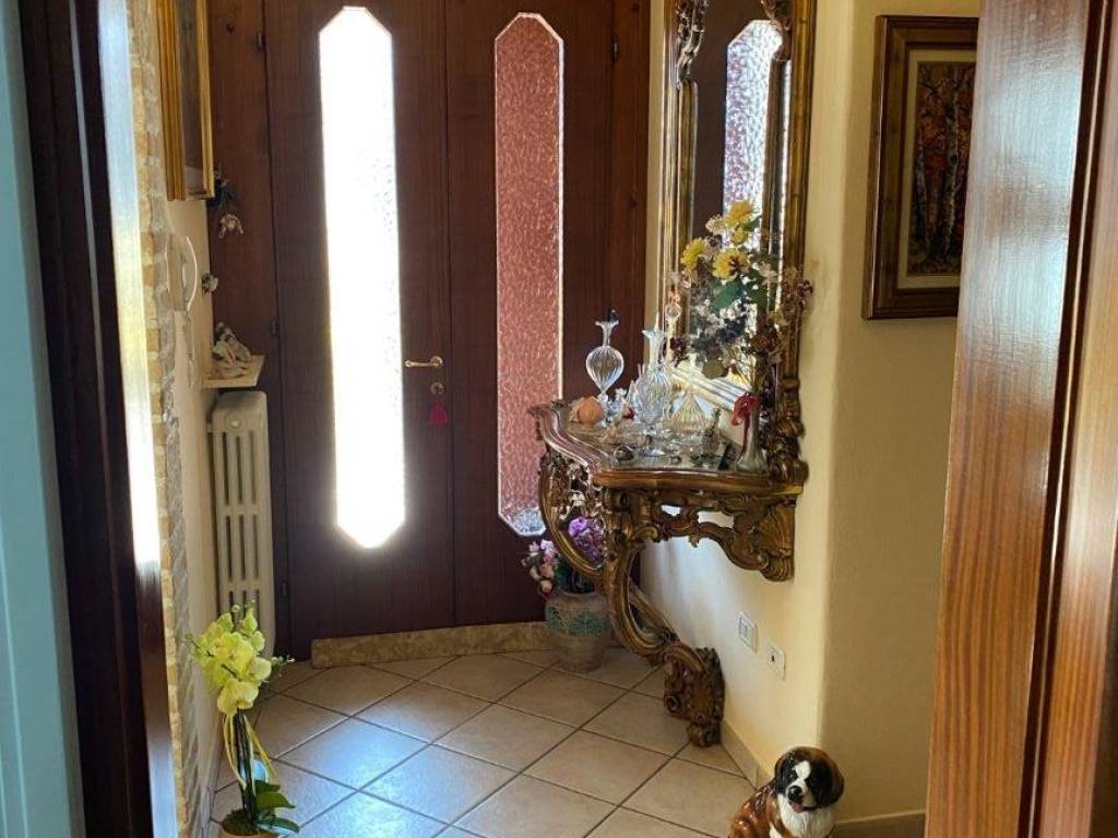 Villa a Gavirate in Via Carlo Besozzi - Foto 2