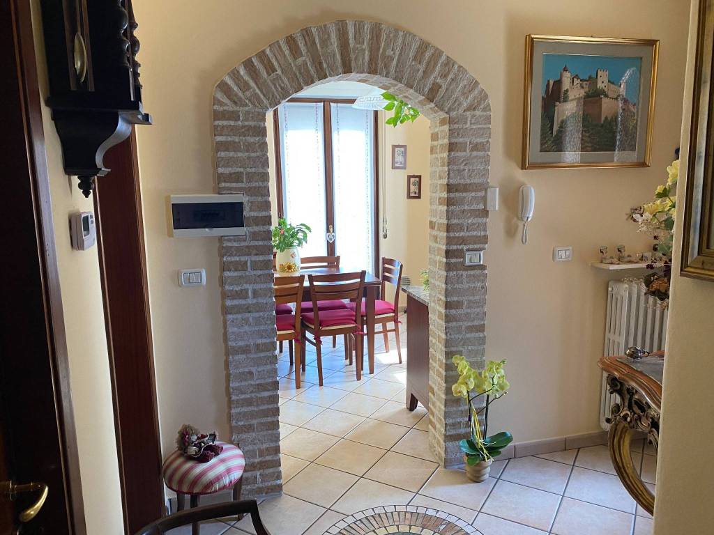 Villa a Gavirate in Via Carlo Besozzi - Foto 4