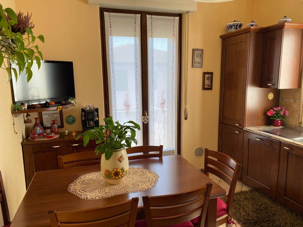 Villa a Gavirate in Via Carlo Besozzi - Foto 5