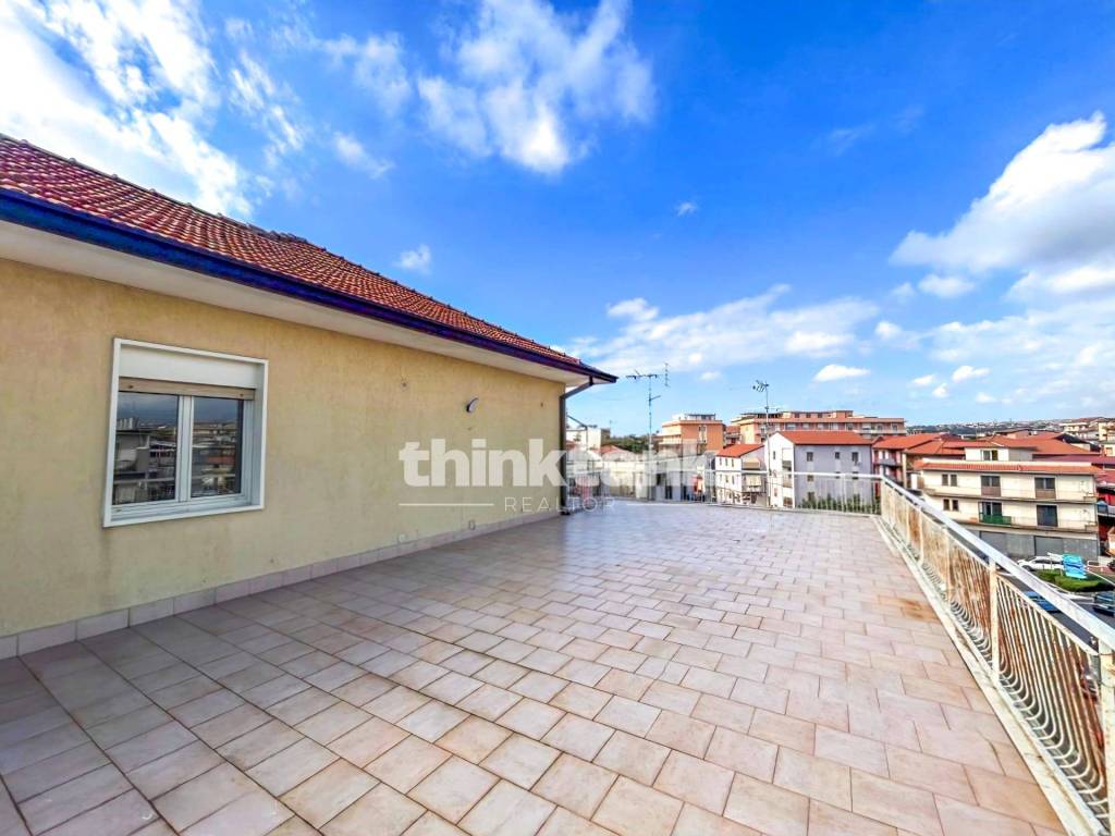 Attico / mansarda a Gravina di catania in Via Vittorio Emanuele - Foto 4