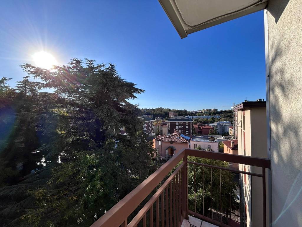 Appartamento a Trieste in Via Massimiliano d'Angeli - Foto 2