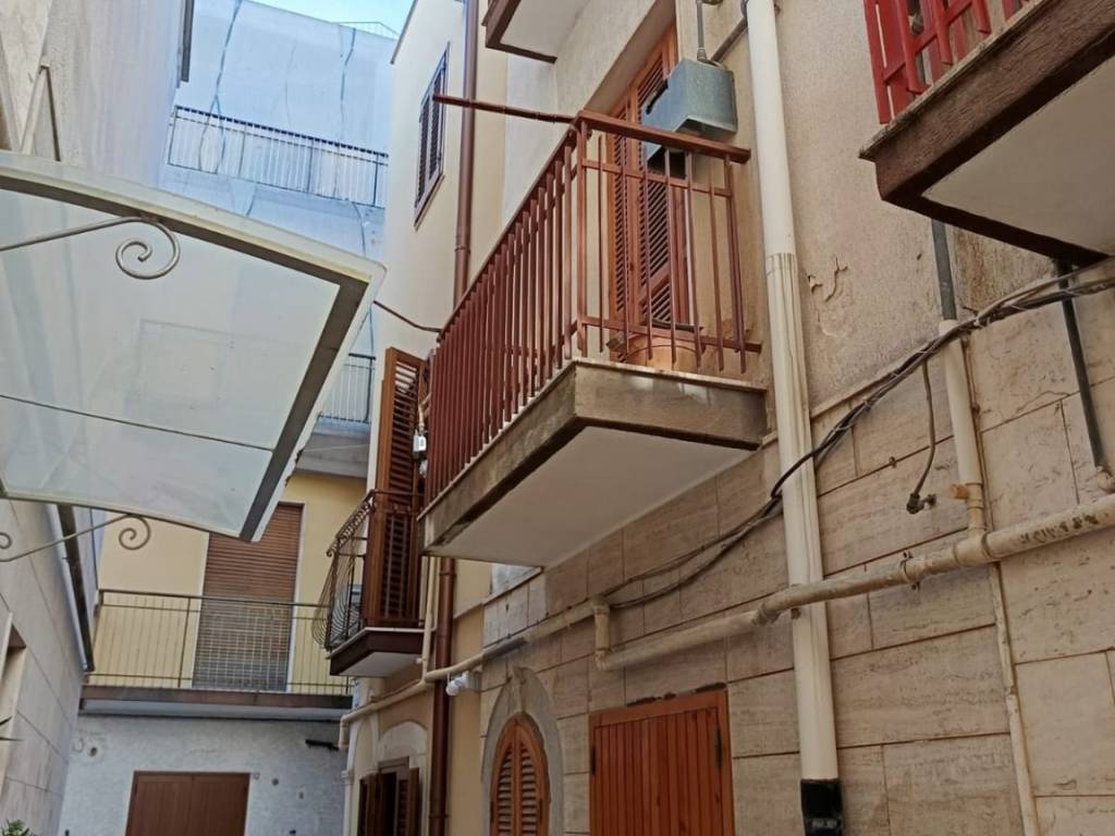 Casa indipendente a Mola di bari in Via Fratelli Bandiera - Foto 3