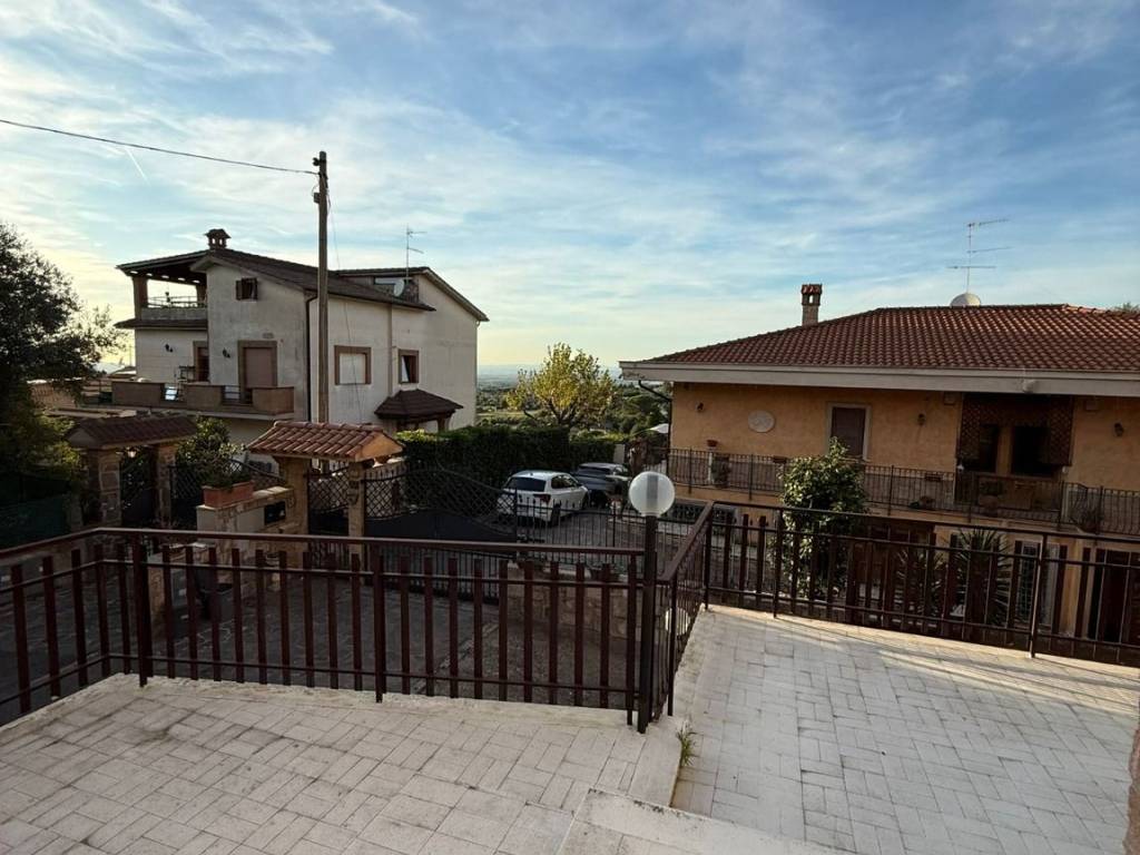 Appartamento a Albano laziale in Vicolo Olivella - Foto 2