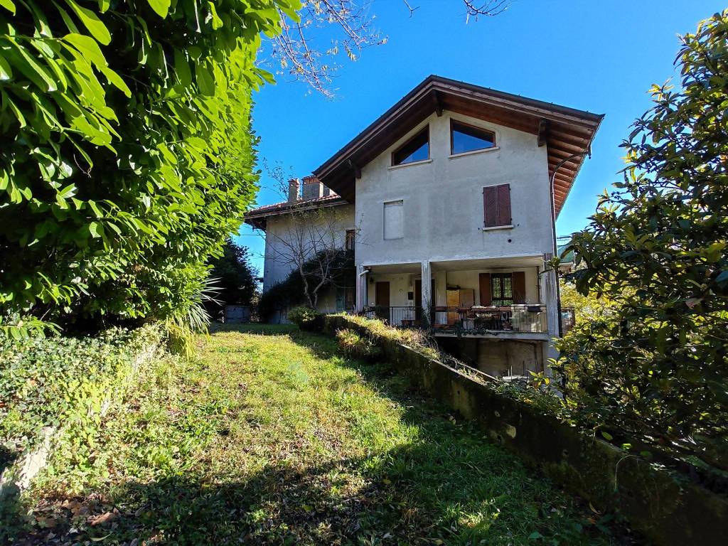 Villa a Baveno in Strada Cavalli Oltrefiume - Foto 2