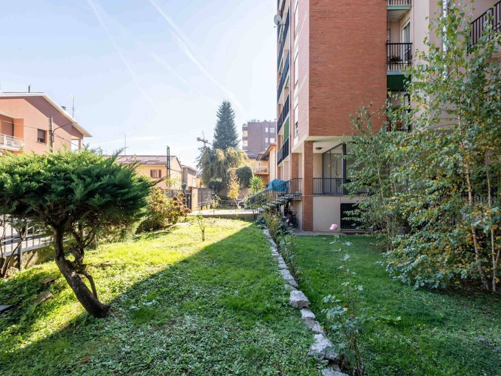 Appartamento a Saronno in VIA FILIPPO REINA - Foto 3