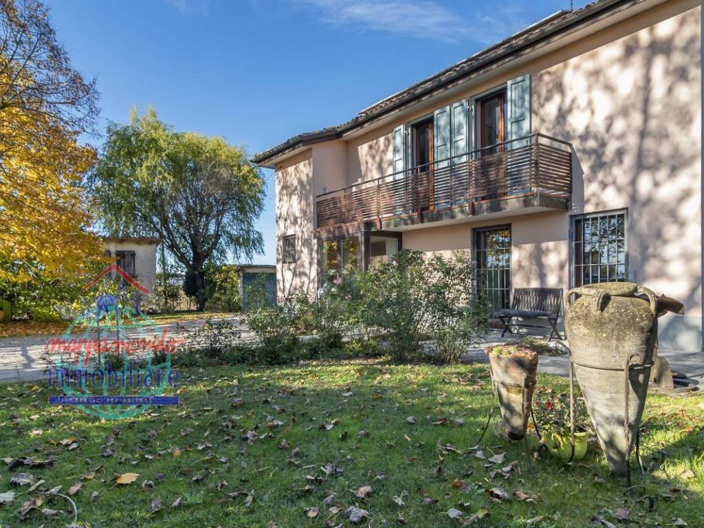 Villa a San giovanni in persiceto in VIA BERGNANA, 25 - Foto 2