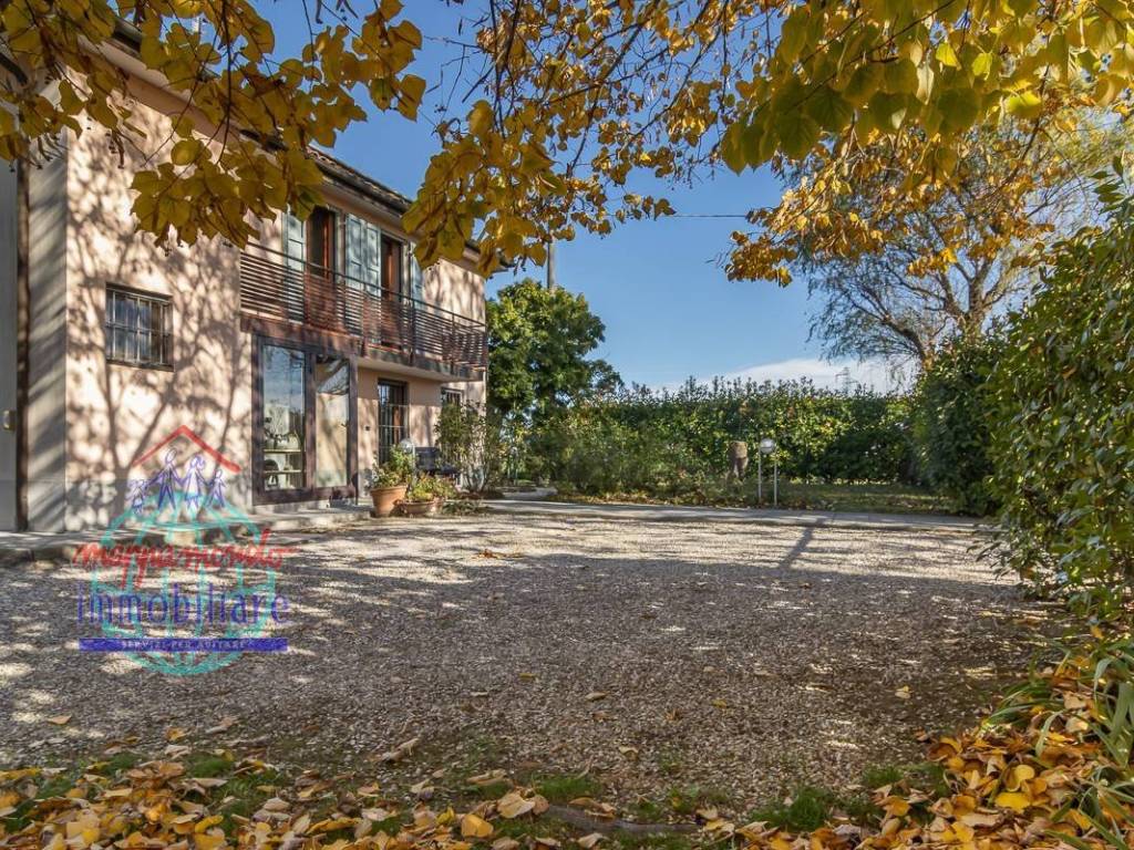 Villa a San giovanni in persiceto in VIA BERGNANA, 25 - Foto 5