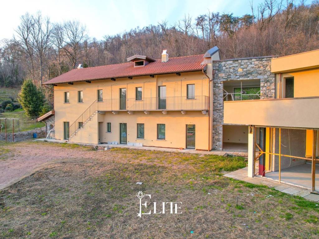 Villa a Angera in Via Vigne Secche, 2 - Foto 5