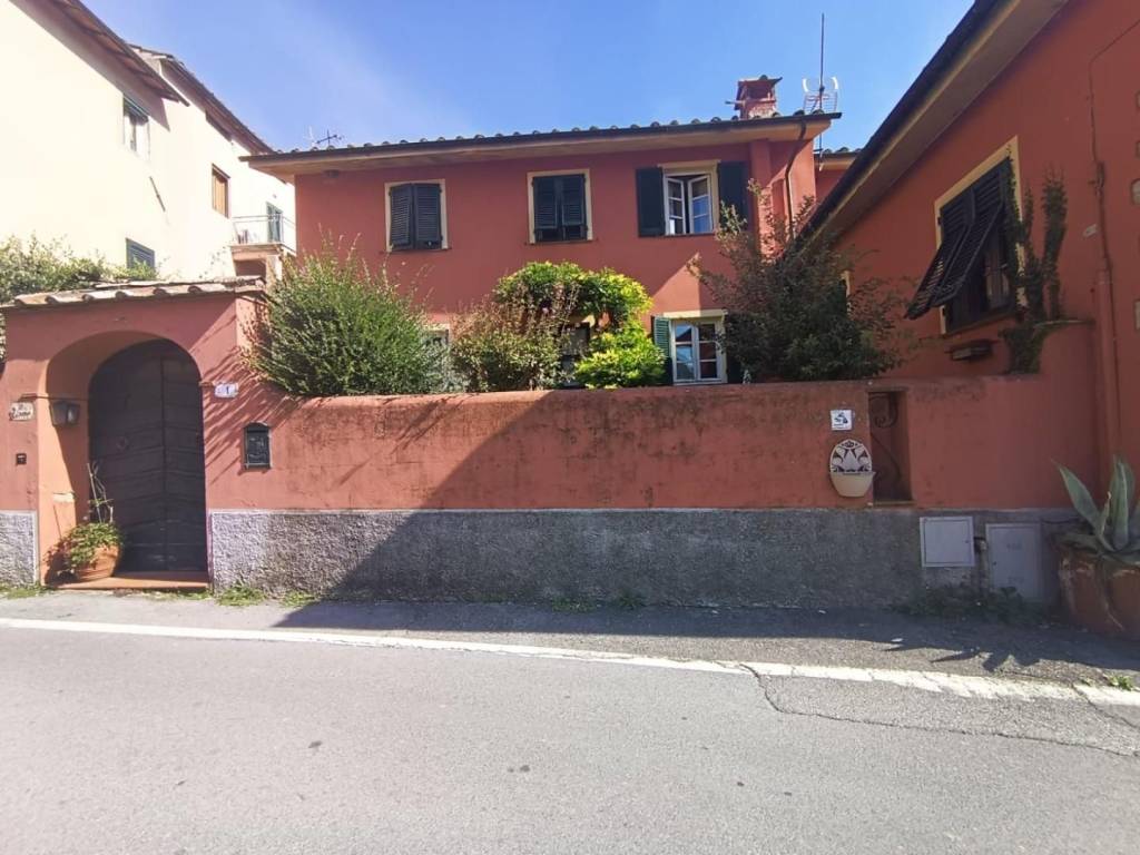 Casa indipendente a Borgo a mozzano in Via della Torre, 8 - Foto 2