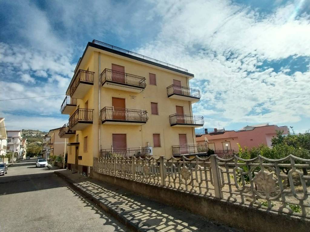 Casa indipendente a Amantea in Via Umbria - Foto 2