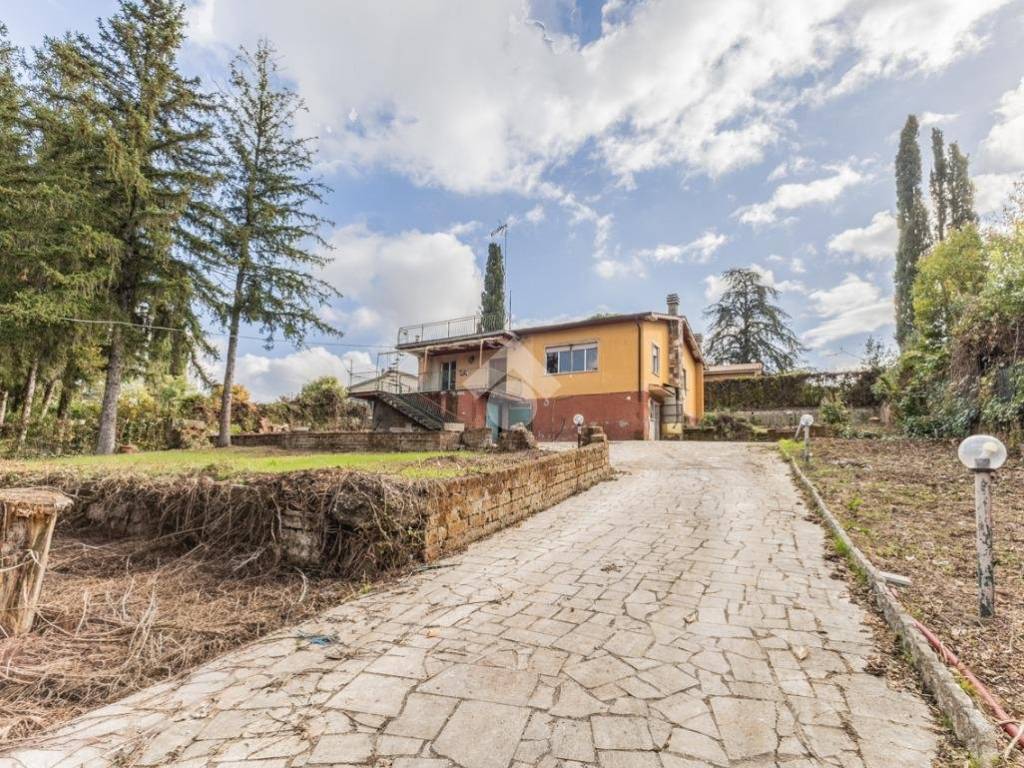 Villa a Sutri in VIA DEI CASTAGNI, 26 - Foto 2