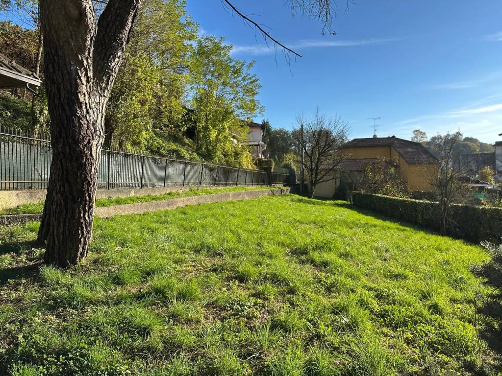 Villa a Besozzo in Via Antonio N. Gorini, 21 - Foto 4