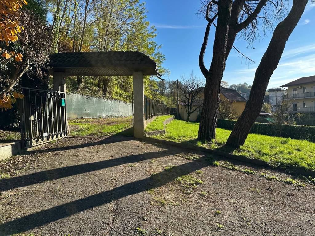 Villa a Besozzo in Via Antonio N. Gorini, 21 - Foto 5