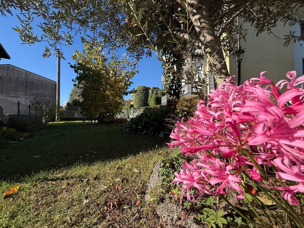 Villa a Erba in Via Como, 1 - Foto 2