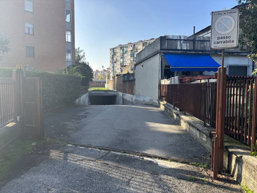 Box / garage a Torino in Via Giovanni Segantini, 59 - Foto 2