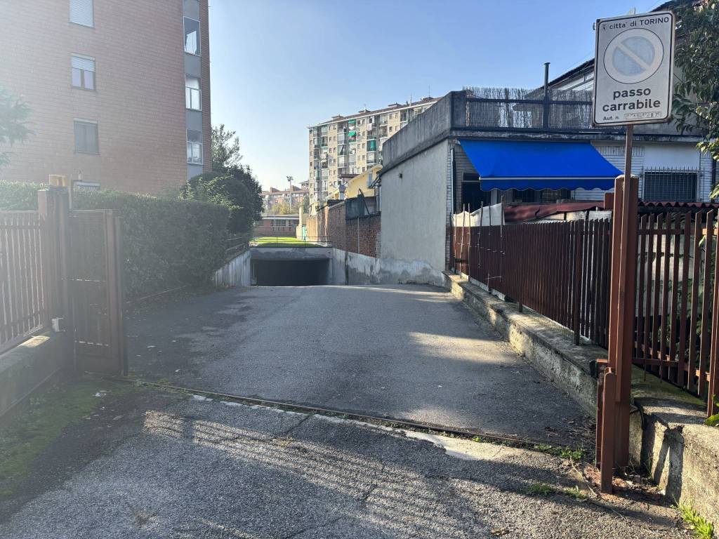 Box / garage a Torino in Via Giovanni Segantini, 59 - Foto 3